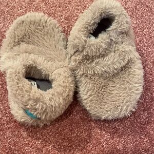 Ten little slippers size 8/9